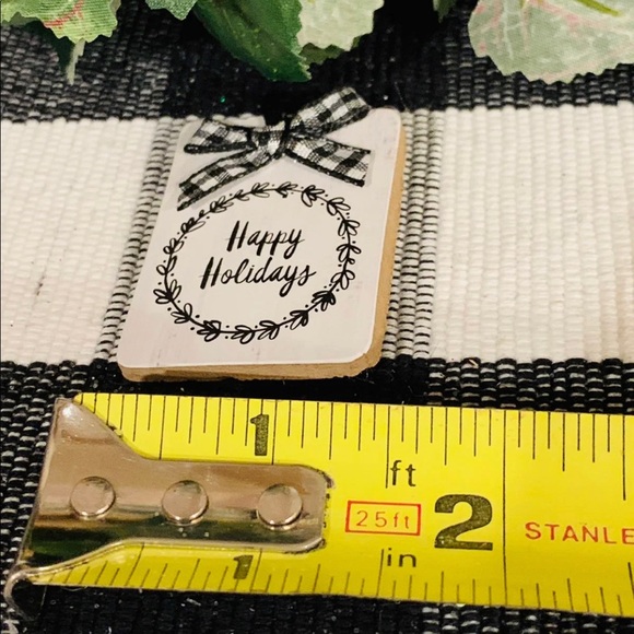 6 Pieces: 3 White Gnomes, 3 Black & White Mini Sign Ornaments - Picture 6 of 8